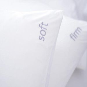 Zimmer mit Kingsize-Bett